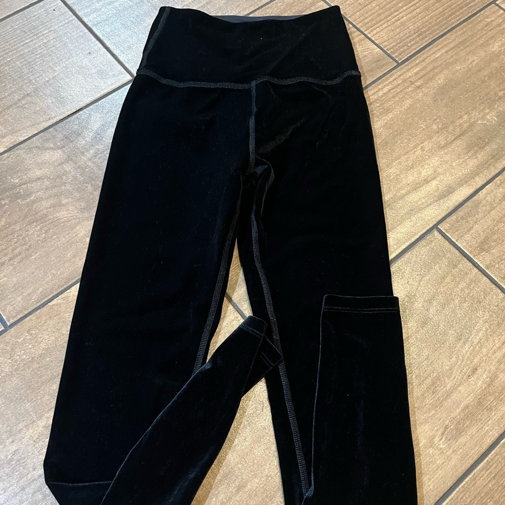 NWOT beyond yoga black velvet legging size small - Picture 5 of 6